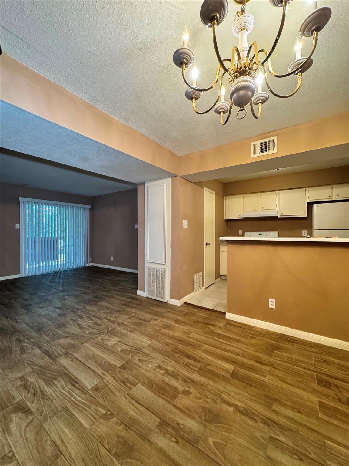 8201 Richmond 12