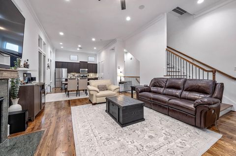 Photo of 3205 Maxroy Street, Houston, TX 77008 (MLS # 61020191)