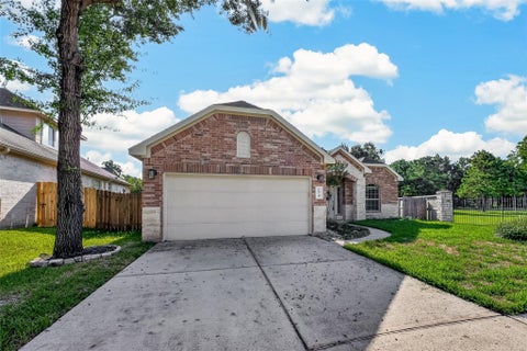 Photo of 174 Maple Grove Drive, Conroe, TX 77384 (MLS # 57027424)