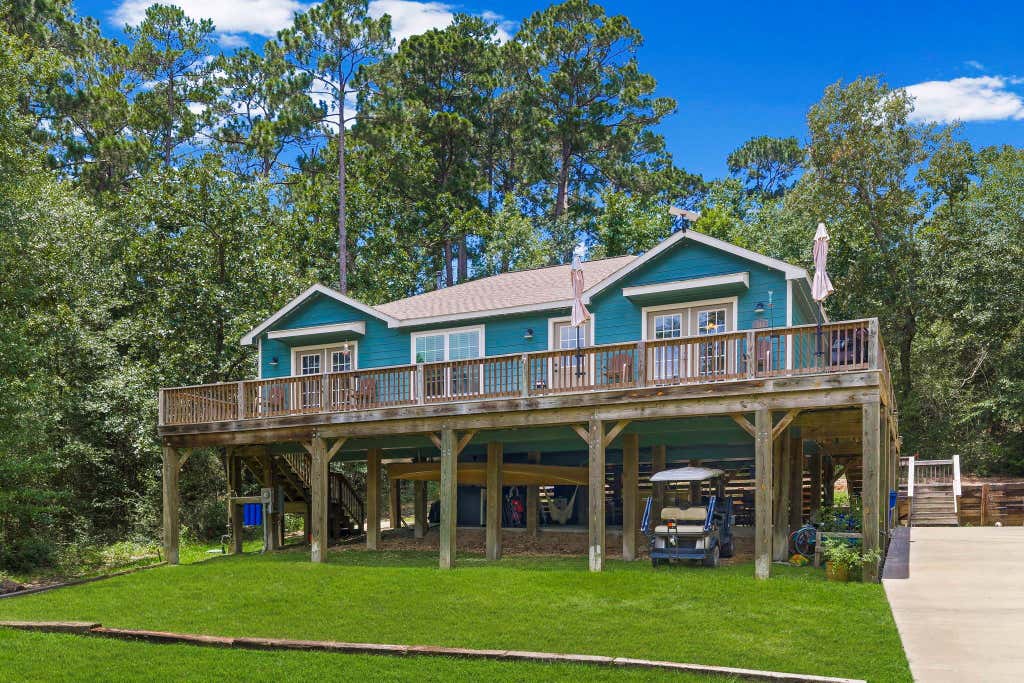 Photo of 241 Whisperwood Drive, Onalaska, TX 77360 (MLS # 77618121)