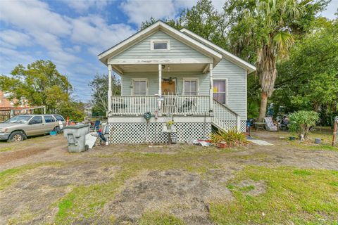 Photo of 1418 30th Street, Galveston, TX 77550 (MLS # 4195762)