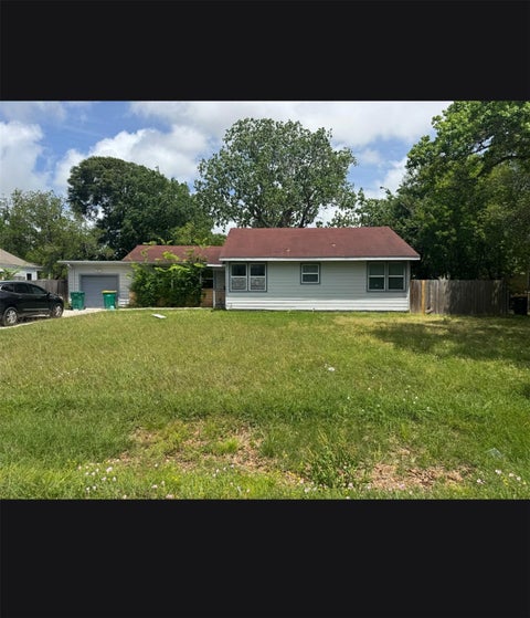 Photo of 1633 Hawthorne Street, La Marque, TX 77568 (MLS # 35665113)