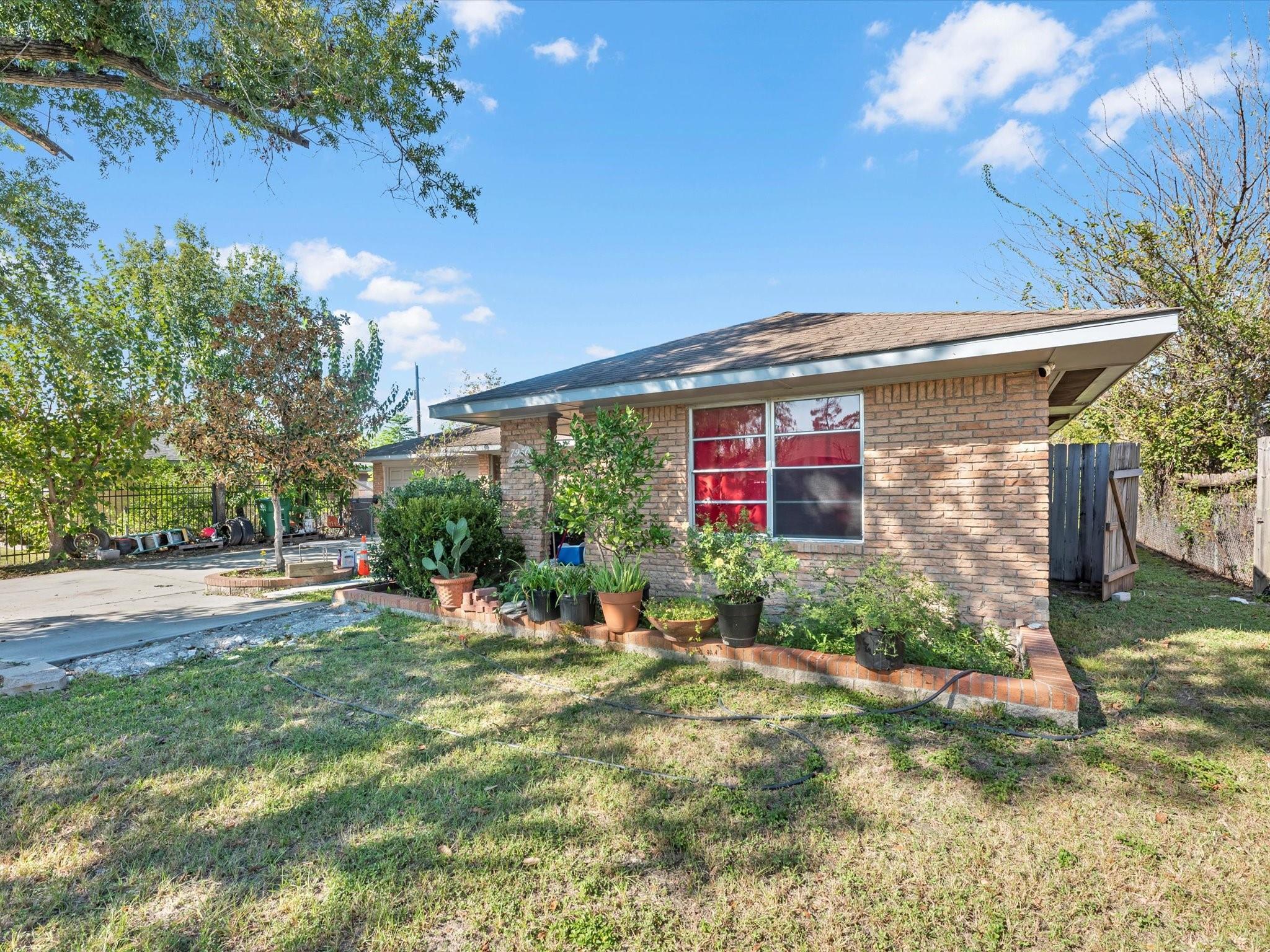 7950 Longridge Drive