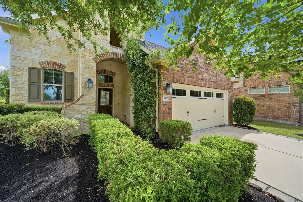 Photo of 1505 City Nights Way, Houston, TX 77047 (MLS # 71987771)