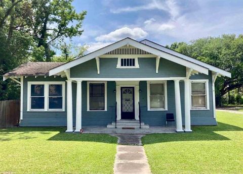 Photo of 905 6th Street, Orange, TX 77630 (MLS # 84259031) Photo of 905 6th Street, Orange, TX 77630 (MLS # 84259031)