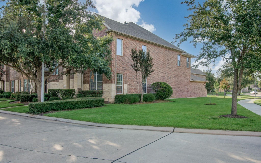Photo of 9106 Sunlight Oak Lane, Houston, TX 77070 (MLS # 61366040)