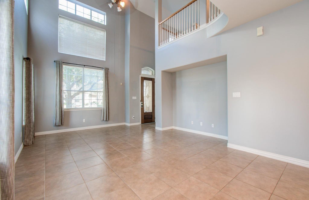 Photo of 9106 Sunlight Oak Lane, Houston, TX 77070 (MLS # 61366040)
