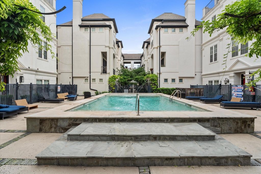 Photo of 741 Live Oak Street, Houston, TX 77003 (MLS # 97707196)