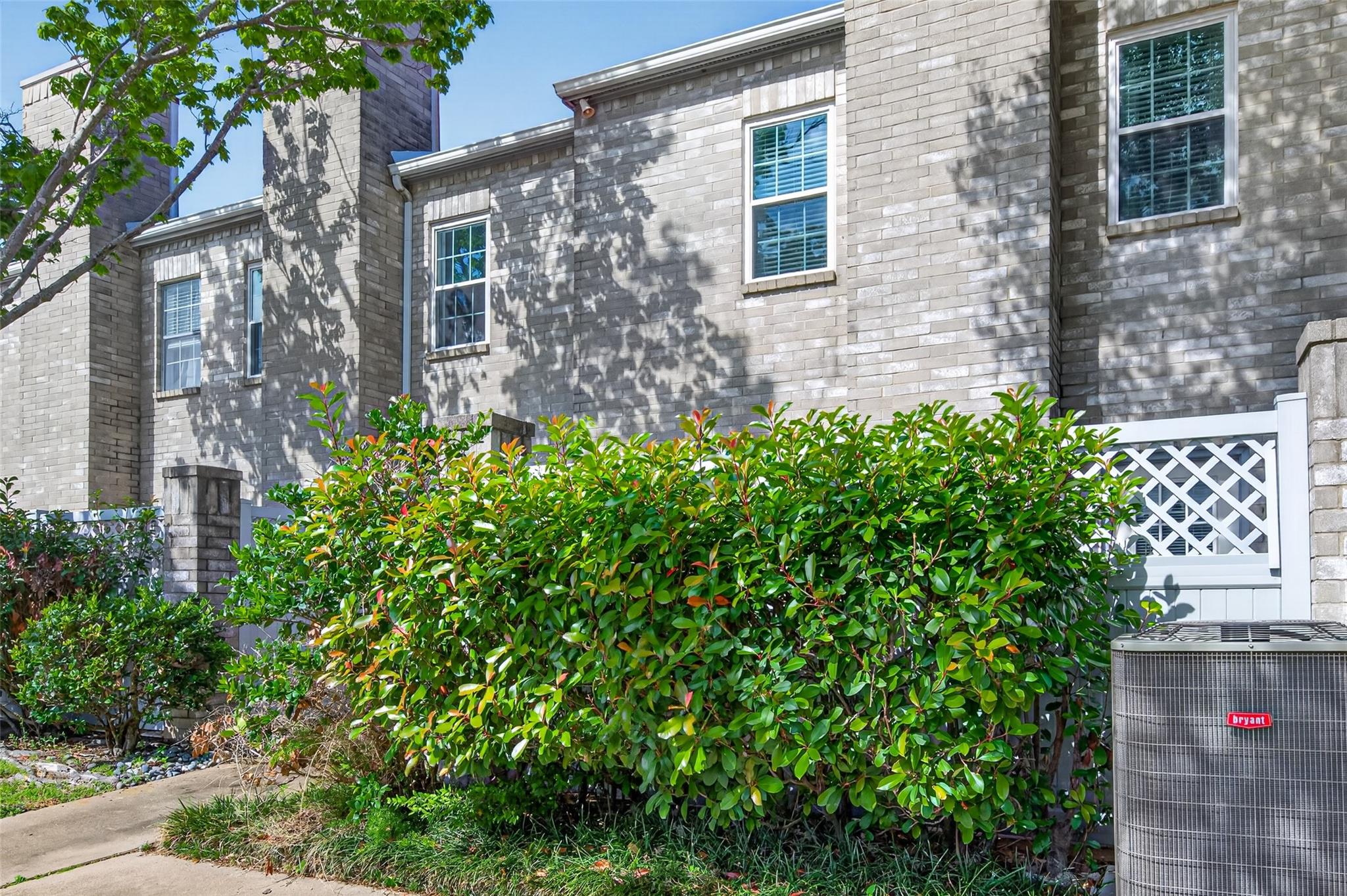 6000 Reims Road 2204