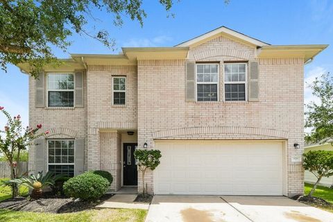 Photo of 4703 Montclair Hill Lane, Fresno, TX 77545 (MLS # 96497203)
