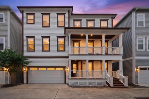 Photo of 1425 W 23rd Street #B, Houston, TX 77008 (MLS # 32207184)