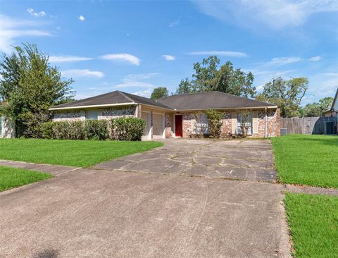 Photo of 2402 Hilton Head Drive, Missouri City, TX 77459 (MLS # 96997281)
