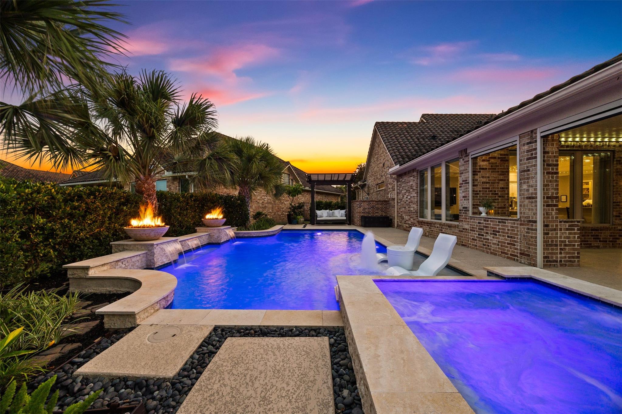 14 Fair Bluff Court