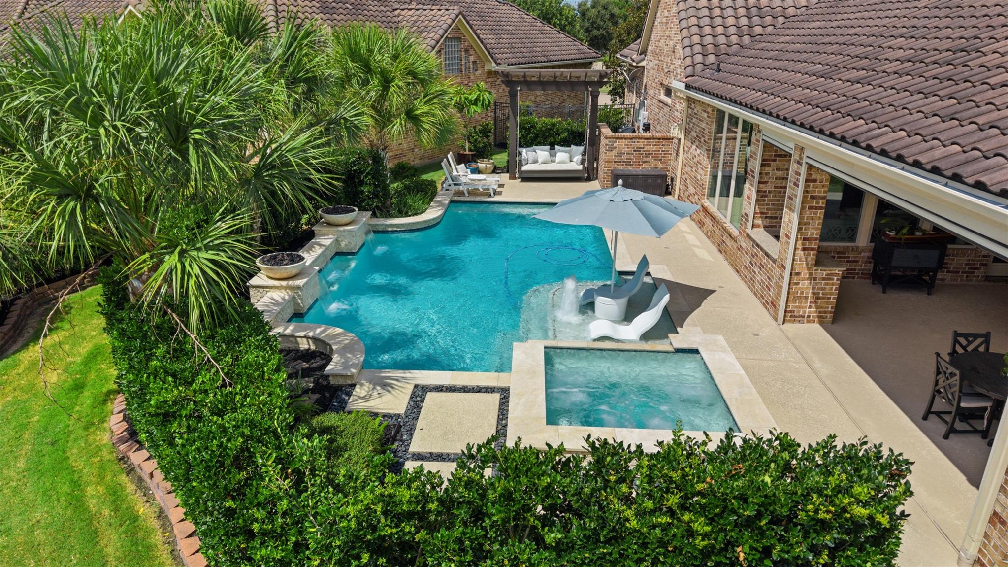 14 Fair Bluff Court