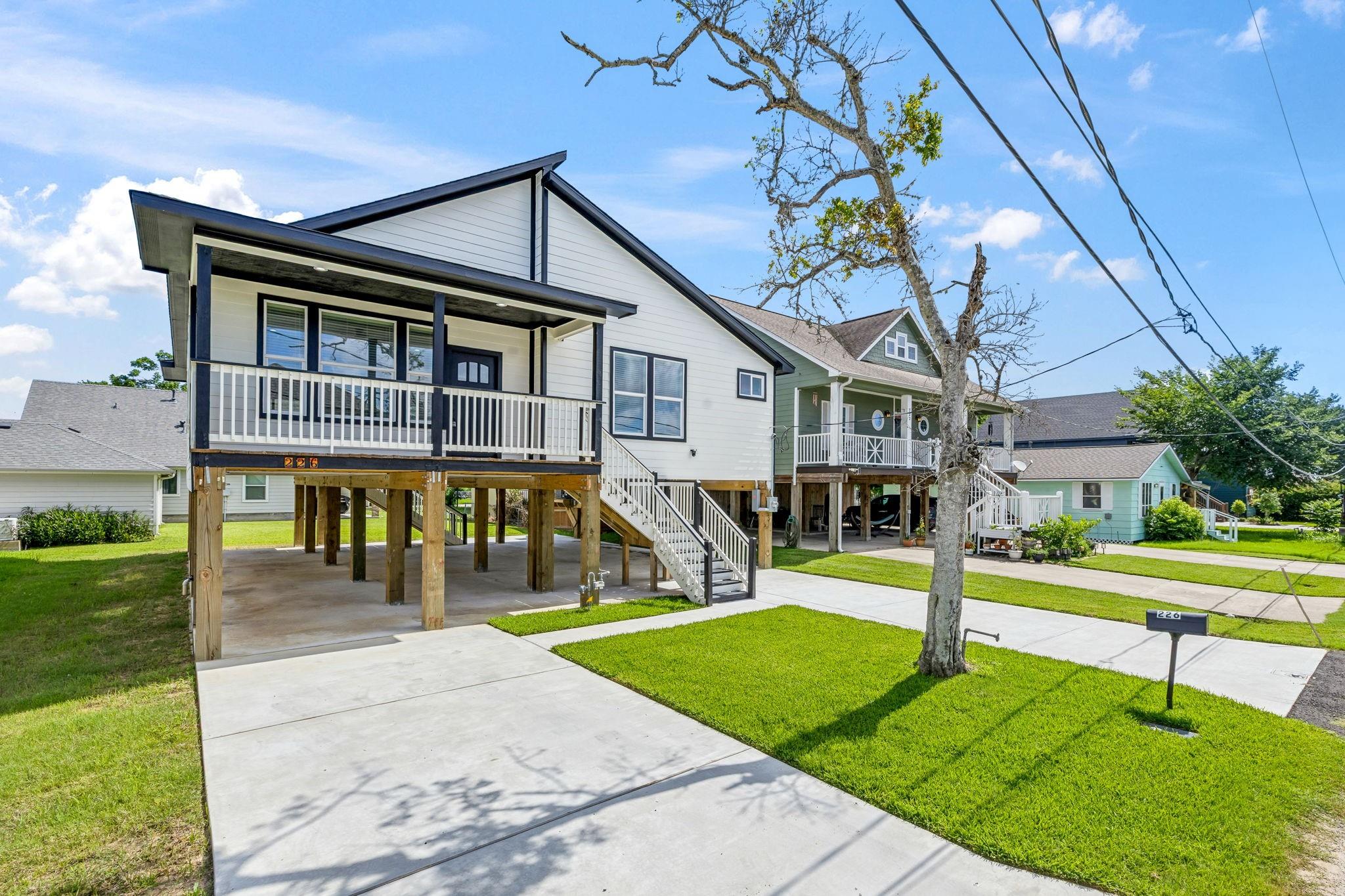 226 S Y Street