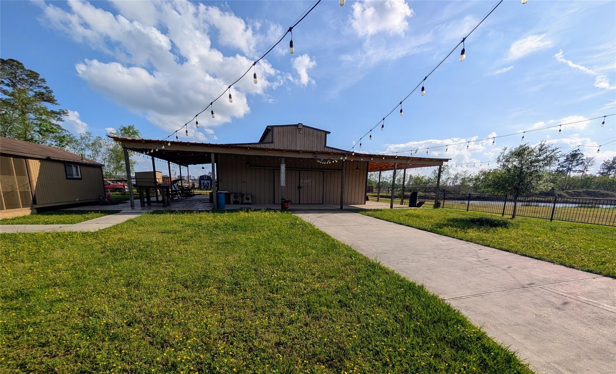 1639 Country Oaks Drive