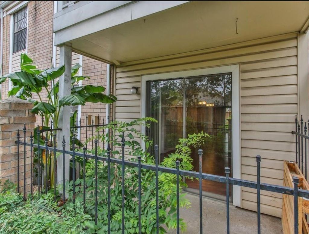 Photo of 2750 Holly Hall Street #713, Houston, TX 77054 (MLS # 72673401)