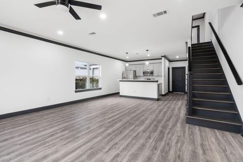 Photo of 913 Panama Boulevard, Houston, TX 77009 (MLS # 76322989)