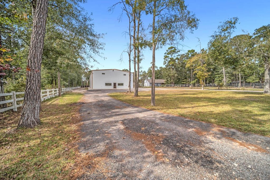 Photo of 10894 Los Cabos Drive, Conroe, TX 77306 (MLS # 98783814)