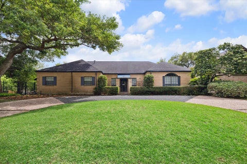 Photo of 2417 Blue Bonnet Boulevard, Houston, TX 77030 (MLS # 36330619)