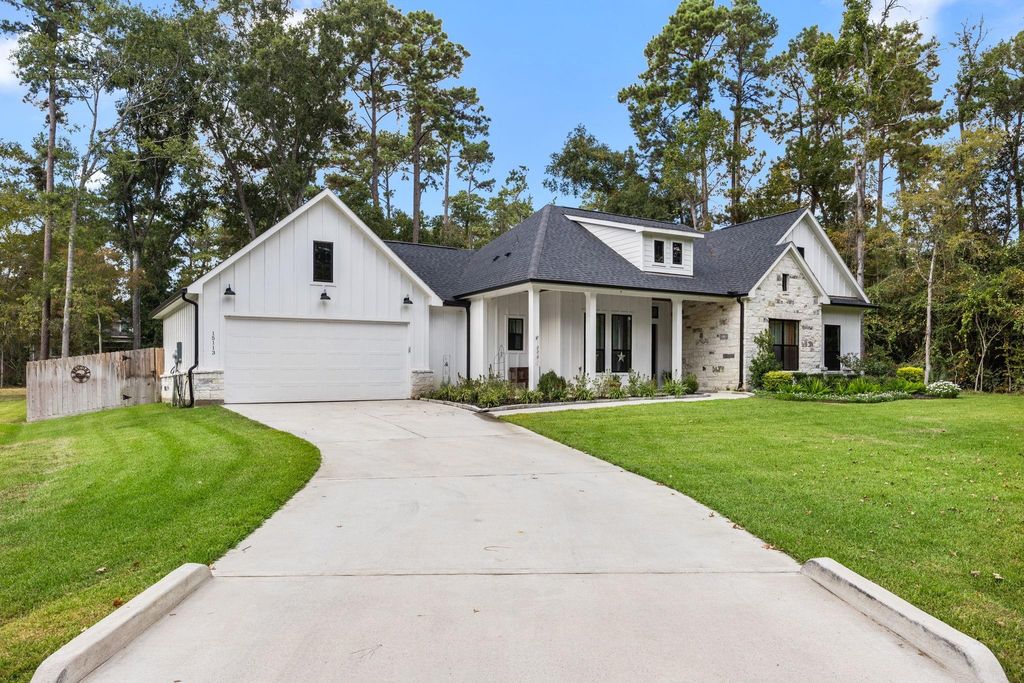 Photo of 15113 Paradise Court, Willis, TX 77318 (MLS # 78687817)
