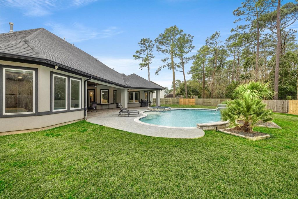 Photo of 5520 Forest Cove Drive, Dickinson, TX 77539 (MLS # 15495977)