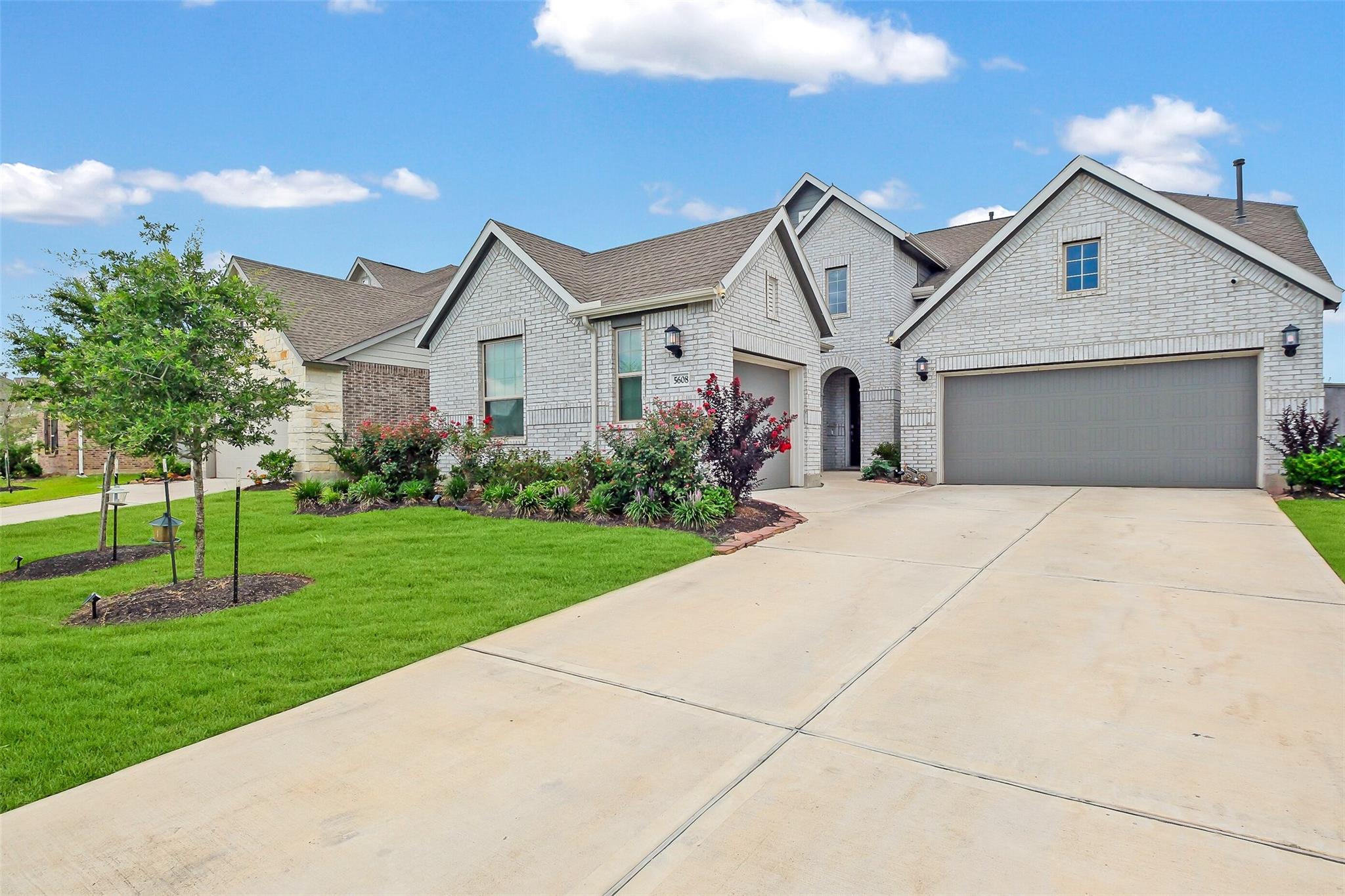 5608 Forest Cove Drive