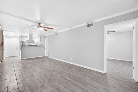 Photo of 1418 Vermont Street #3, Houston, TX 77006 (MLS # 84933432)