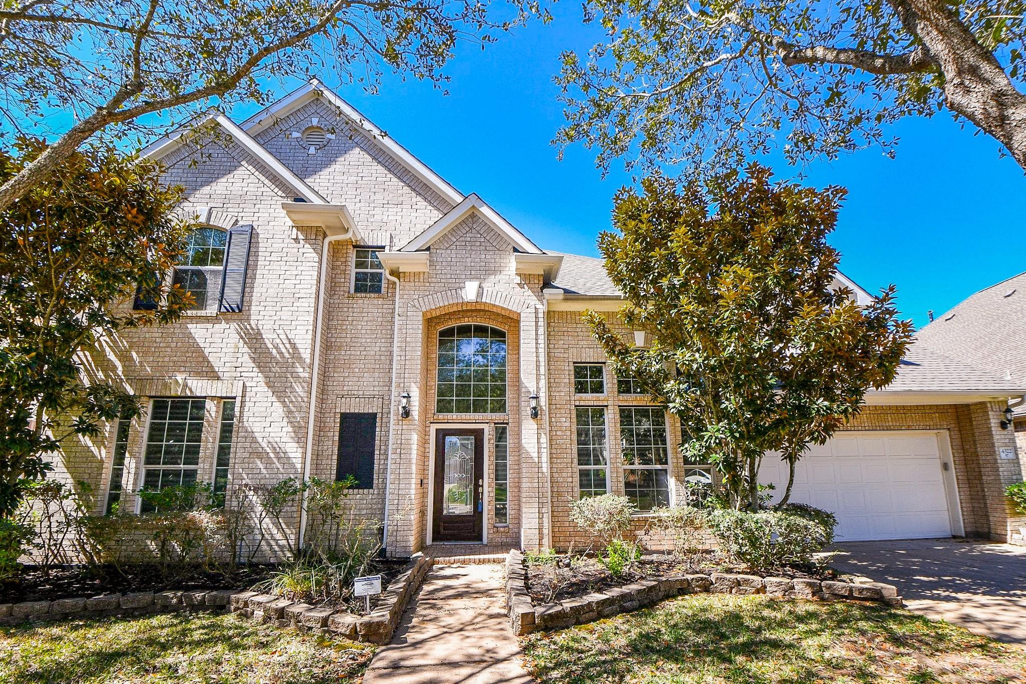 4322 Pensacola Oaks Lane