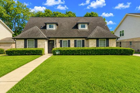 Photo of 14539 Broadgreen Drive, Houston, TX 77079 (MLS # 52186447)