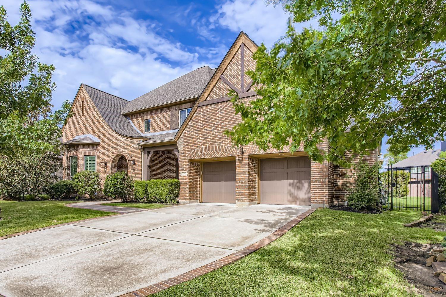 6 Freestone Stream Place