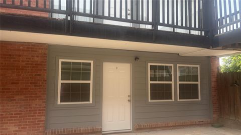 Apartment For Rent - 1204 St Joseph Street #1<br/> Houston, TX 77023