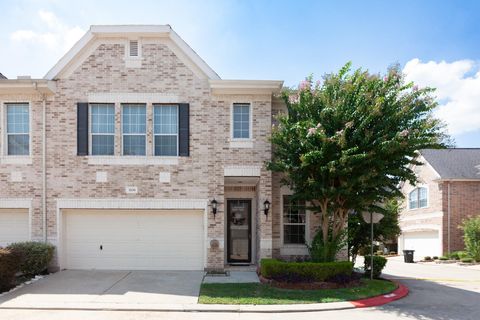 Photo of 3206 Holly Thicket Drive, Houston, TX 77042 (MLS # 47570882)