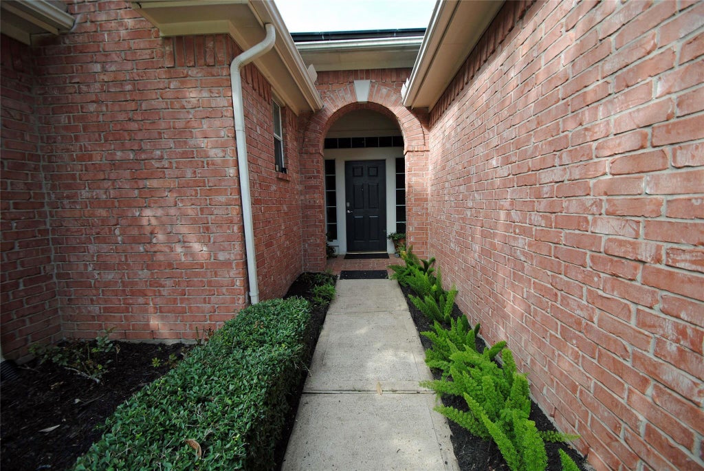 Photo of 10519 Village Lake Drive, Missouri City, TX 77459 (MLS # 58066834)