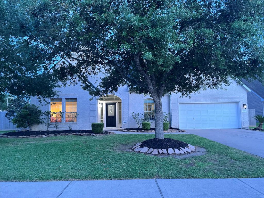 Photo of 1320 Riverrock Court, Friendswood, TX 77546 (MLS # 86495038)