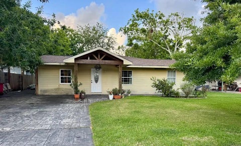 Photo of 1022 W 10th Street, Freeport, TX 77541 (MLS # 53650274)