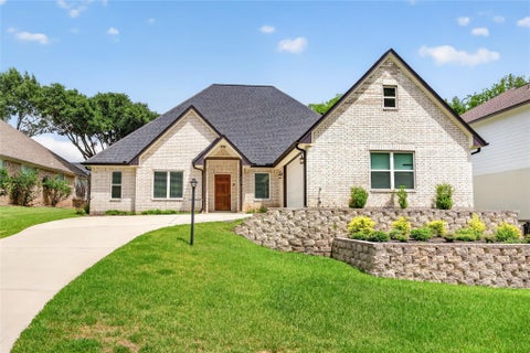 Photo of 229 Blue Hill Drive, Montgomery, TX 77356 (MLS # 4761645)