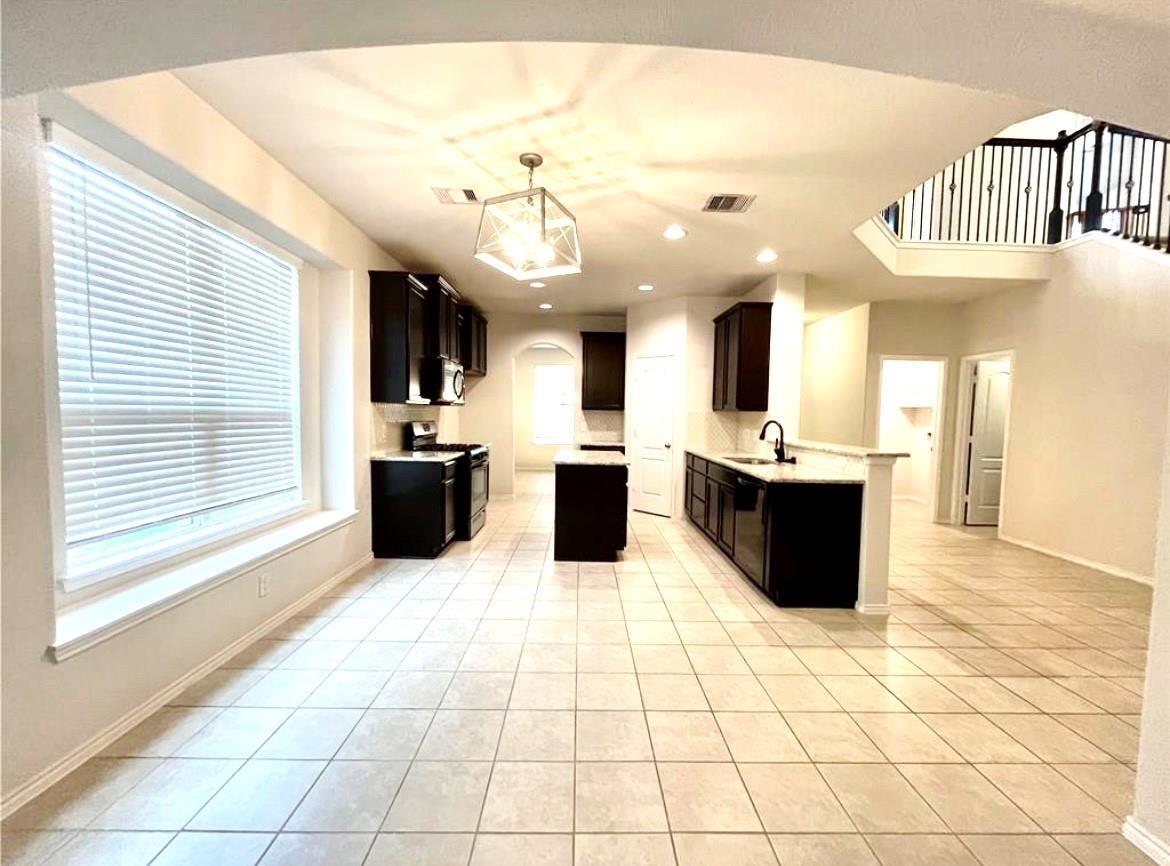 13811 Giant Panda Bear Avenue