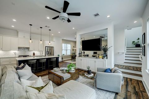 Photo of 4214 Eli Street #B, Houston, TX 77007 (MLS # 39524690)