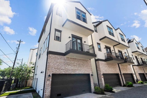Photo of 1114 W 15th 1/2 Street #A, Houston, TX 77008 (MLS # 27955978)