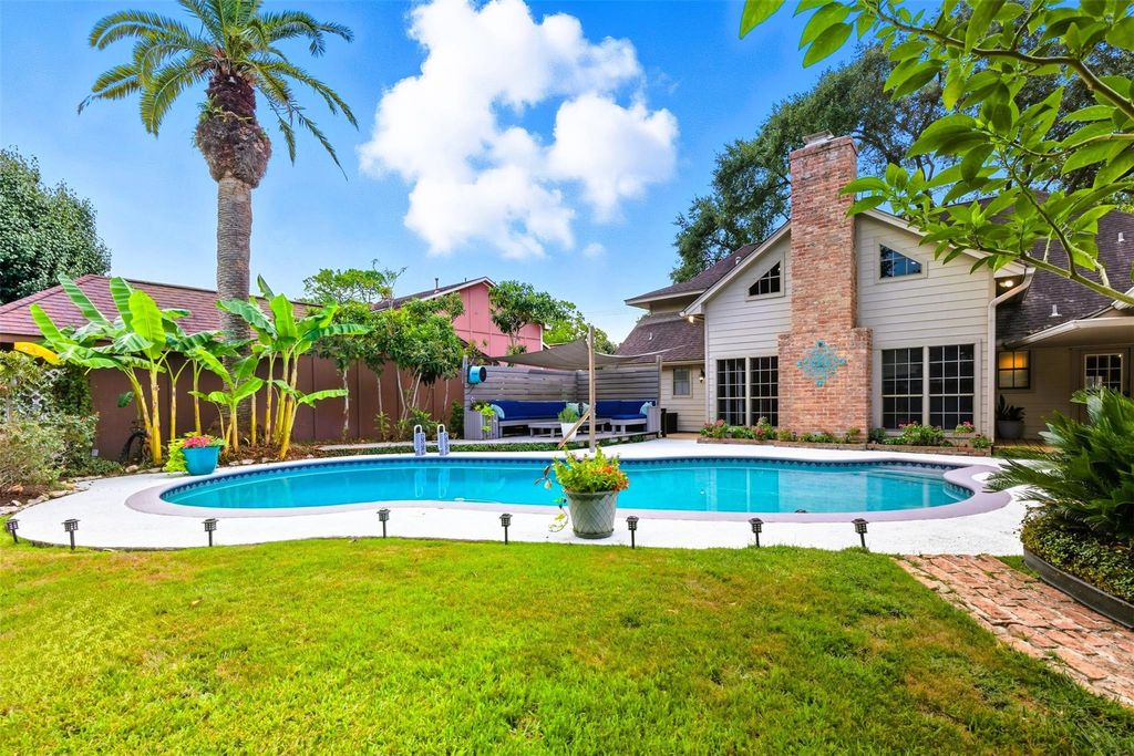 Photo of 15715 Brookvilla Drive, Houston, TX 77059 (MLS # 70952214)
