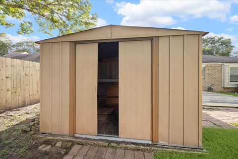 Tiny photo for 12411 Caren Court, Houston, TX 77031 (MLS # 80556071)