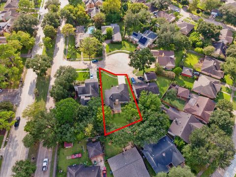 Tiny photo for 12411 Caren Court, Houston, TX 77031 (MLS # 80556071)