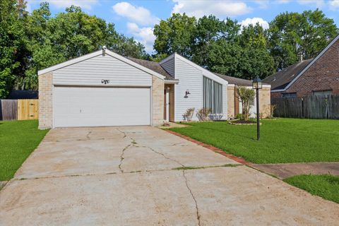 Tiny photo for 12411 Caren Court, Houston, TX 77031 (MLS # 80556071)