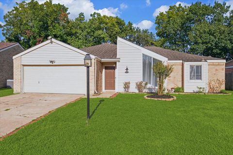 Tiny photo for 12411 Caren Court, Houston, TX 77031 (MLS # 80556071)