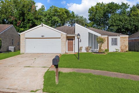 Tiny photo for 12411 Caren Court, Houston, TX 77031 (MLS # 80556071)