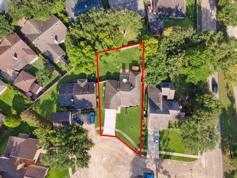 Tiny photo for 12411 Caren Court, Houston, TX 77031 (MLS # 80556071)