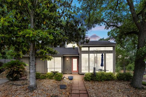 Photo of 49 April Village, Conroe, TX 77356 (MLS # 67031178)