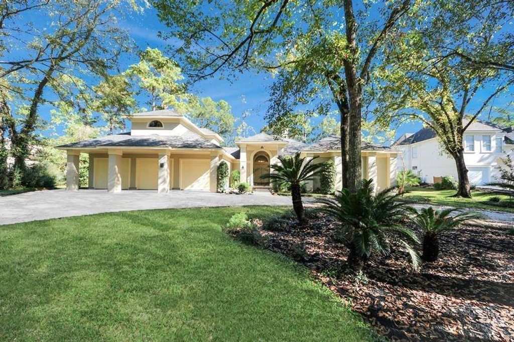 Photo of 169 Grogans Point Road, The Woodlands, TX 77380 (MLS # 37426209)