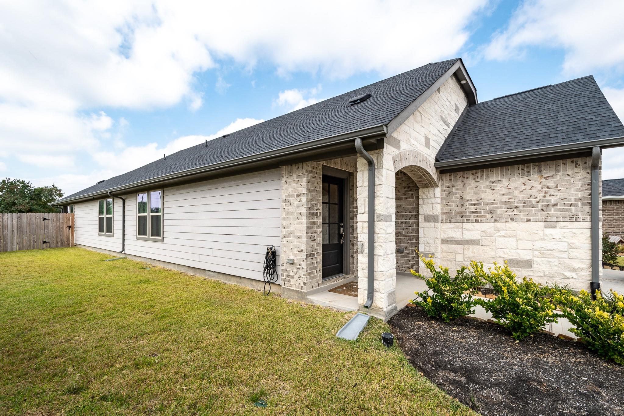 5003 Bluebird Song Lane